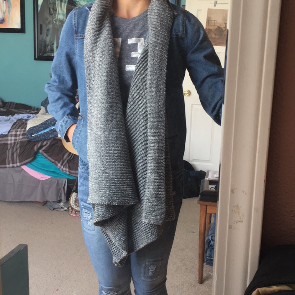 Denim jacket - Picture 2 of 3
